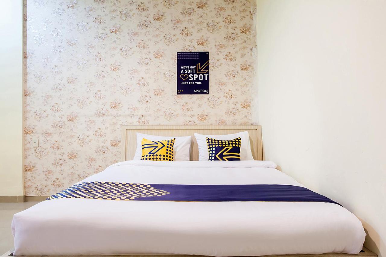 SPOT ON 2373 Executive Inn 2 Medan Exterior foto